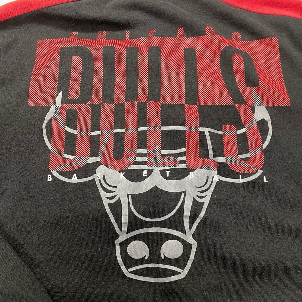 NBA Chicago Bulls Basketball Black Red Full Zip Jacket Size Medium - Picture 11 of 13